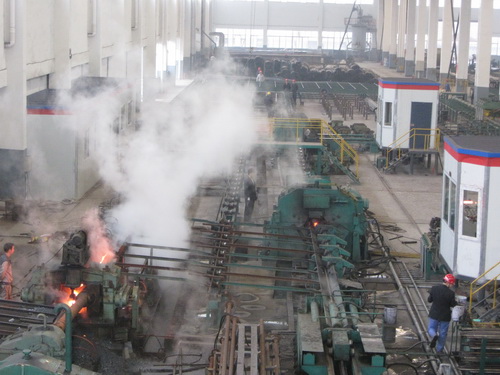 太原无缝钢管厂家生产车间